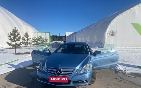 Mercedes-Benz E-Класс, 2010 год, 1 490 000 рублей, 10 фотография