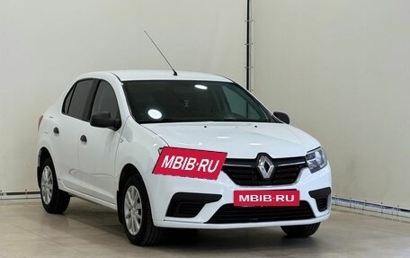 Renault Logan II, 2018 год, 865 000 рублей, 2 фотография