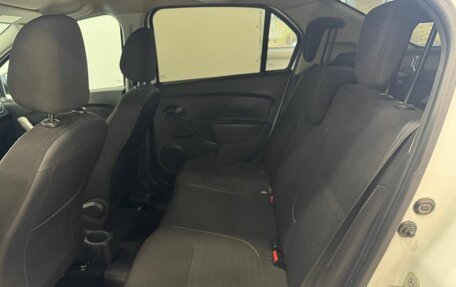 Renault Logan II, 2018 год, 865 000 рублей, 14 фотография