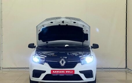 Renault Logan II, 2018 год, 865 000 рублей, 4 фотография