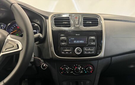 Renault Logan II, 2018 год, 865 000 рублей, 17 фотография