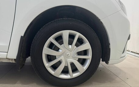 Renault Logan II, 2018 год, 865 000 рублей, 20 фотография