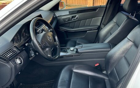 Mercedes-Benz E-Класс, 2011 год, 1 150 000 рублей, 9 фотография