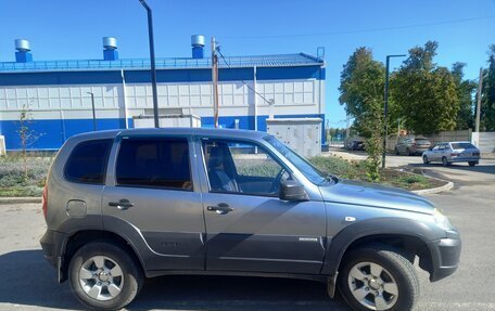 Chevrolet Niva I рестайлинг, 2016 год, 695 000 рублей, 3 фотография