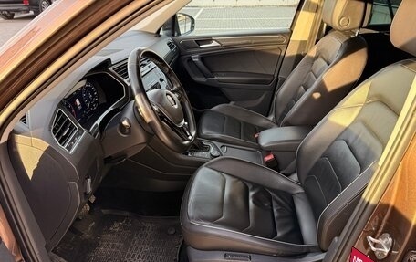 Volkswagen Tiguan II, 2018 год, 2 700 000 рублей, 5 фотография