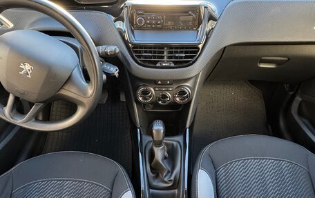 Peugeot 2008 II, 2014 год, 800 000 рублей, 7 фотография