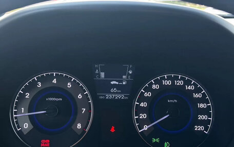 Hyundai Solaris II рестайлинг, 2011 год, 520 000 рублей, 7 фотография