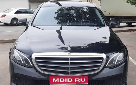 Mercedes-Benz E-Класс, 2019 год, 1 550 000 рублей, 1 фотография