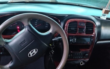 Hyundai Sonata IV рестайлинг, 2004 год, 330 000 рублей, 5 фотография