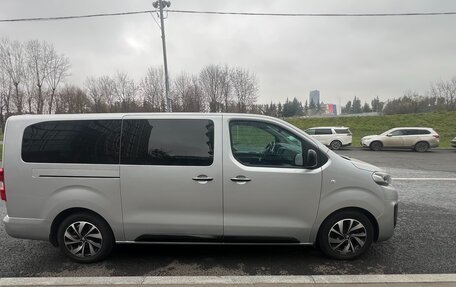 Peugeot Traveller I, 2020 год, 3 450 000 рублей, 4 фотография
