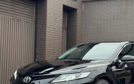 Toyota Camry, 2021 год, 2 370 000 рублей, 3 фотография