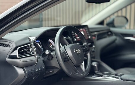 Toyota Camry, 2021 год, 2 370 000 рублей, 10 фотография