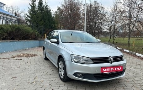Volkswagen Jetta VI, 2013 год, 1 090 000 рублей, 2 фотография
