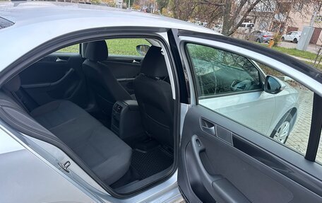 Volkswagen Jetta VI, 2013 год, 1 090 000 рублей, 14 фотография