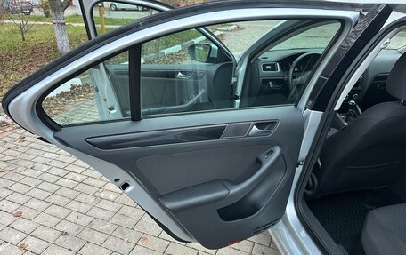 Volkswagen Jetta VI, 2013 год, 1 090 000 рублей, 12 фотография