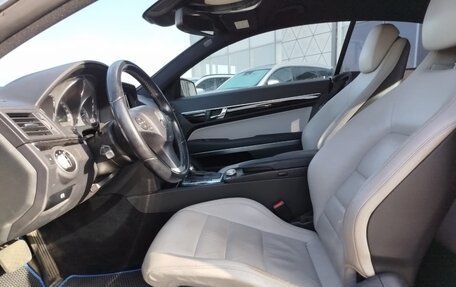 Mercedes-Benz E-Класс, 2011 год, 1 340 000 рублей, 10 фотография