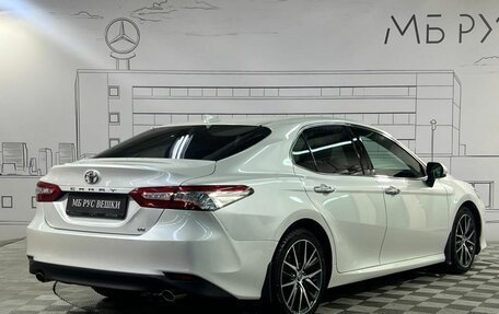 Toyota Camry, 2021 год, 3 825 000 рублей, 6 фотография