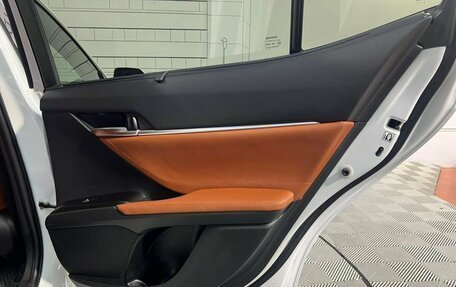 Toyota Camry, 2021 год, 3 825 000 рублей, 14 фотография