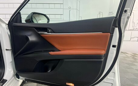 Toyota Camry, 2021 год, 3 825 000 рублей, 13 фотография