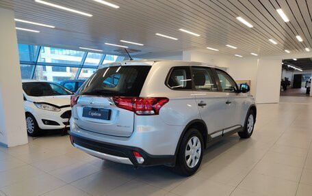 Mitsubishi Outlander III рестайлинг 3, 2016 год, 1 680 000 рублей, 2 фотография