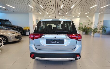 Mitsubishi Outlander III рестайлинг 3, 2016 год, 1 680 000 рублей, 4 фотография