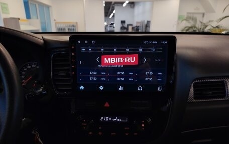 Mitsubishi Outlander III рестайлинг 3, 2016 год, 1 680 000 рублей, 15 фотография