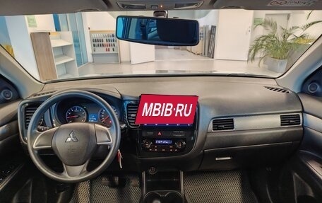 Mitsubishi Outlander III рестайлинг 3, 2016 год, 1 680 000 рублей, 8 фотография