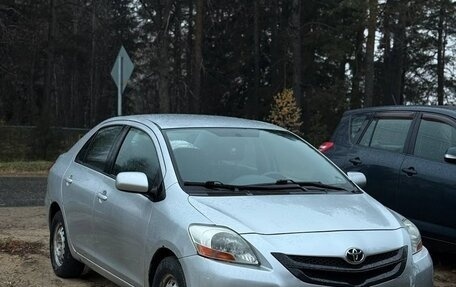 Toyota Yaris III рестайлинг, 2006 год, 520 000 рублей, 1 фотография