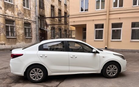 KIA Rio IV, 2018 год, 1 420 000 рублей, 1 фотография