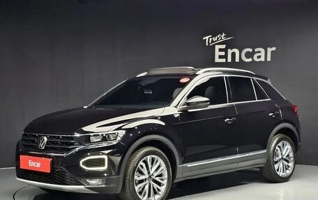 Volkswagen T-Roc I, 2021 год, 2 496 000 рублей, 1 фотография