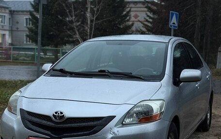 Toyota Yaris III рестайлинг, 2006 год, 520 000 рублей, 2 фотография