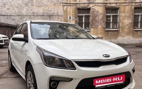 KIA Rio IV, 2018 год, 1 420 000 рублей, 6 фотография