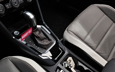 Volkswagen T-Roc I, 2021 год, 2 496 000 рублей, 12 фотография