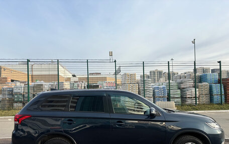 Mitsubishi Outlander III рестайлинг 3, 2017 год, 1 950 000 рублей, 5 фотография