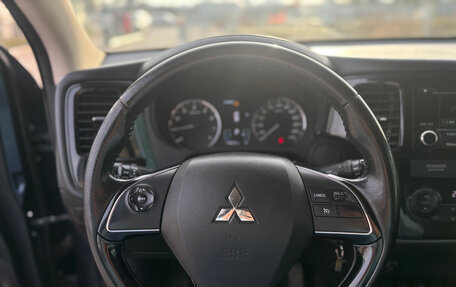 Mitsubishi Outlander III рестайлинг 3, 2017 год, 1 950 000 рублей, 11 фотография