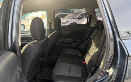 Mitsubishi Outlander III рестайлинг 3, 2017 год, 1 950 000 рублей, 15 фотография