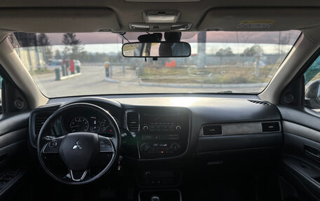 Mitsubishi Outlander III рестайлинг 3, 2017 год, 1 950 000 рублей, 16 фотография