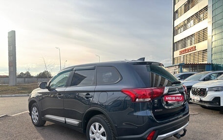 Mitsubishi Outlander III рестайлинг 3, 2017 год, 1 950 000 рублей, 2 фотография