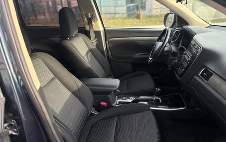 Mitsubishi Outlander III рестайлинг 3, 2017 год, 1 950 000 рублей, 18 фотография