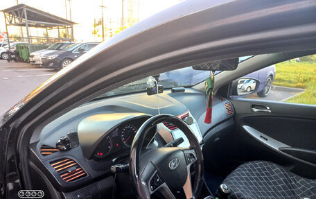 Hyundai Solaris II рестайлинг, 2015 год, 550 000 рублей, 2 фотография