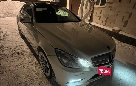 Mercedes-Benz E-Класс, 2011 год, 1 400 000 рублей, 5 фотография