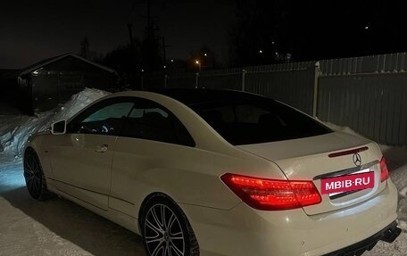 Mercedes-Benz E-Класс, 2011 год, 1 400 000 рублей, 6 фотография