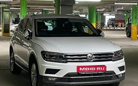 Volkswagen Tiguan II, 2017 год, 3 000 000 рублей, 3 фотография