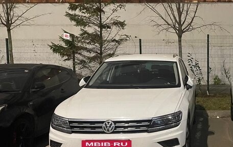 Volkswagen Tiguan II, 2017 год, 3 000 000 рублей, 2 фотография