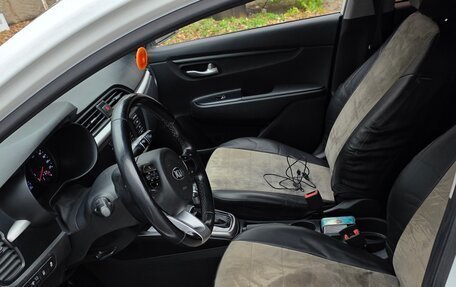 KIA Rio IV, 2018 год, 910 000 рублей, 8 фотография