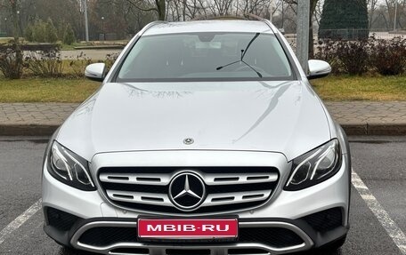 Mercedes-Benz E-Класс, 2017 год, 2 550 000 рублей, 1 фотография