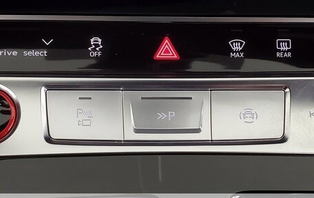 Audi RS 6, 2025 год, 21 344 672 рублей, 28 фотография