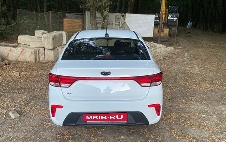 KIA Rio IV, 2018 год, 1 080 000 рублей, 3 фотография