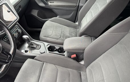 Volkswagen Tiguan II, 2018 год, 2 580 000 рублей, 9 фотография