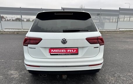 Volkswagen Tiguan II, 2018 год, 2 580 000 рублей, 4 фотография
